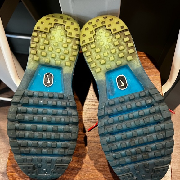 COPY - Nike FlyKnit Max - Picture 6 of 9